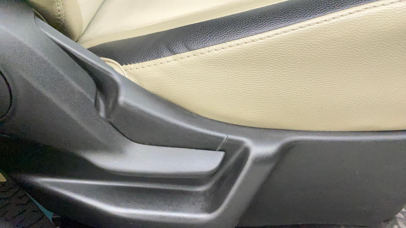 2019 Maruti New Wagon-R VXI 1.0, Petrol, Manual, 39,700 km, Driver Side Adjustment Panel