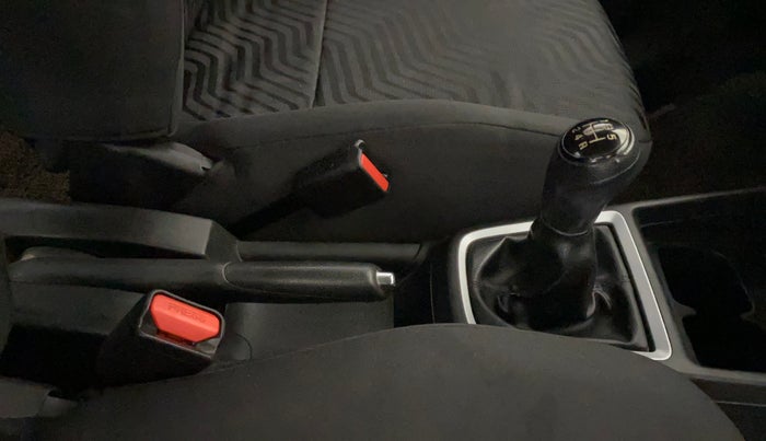 2019 Maruti Swift VXI, Petrol, Manual, 27,718 km, Gear Lever