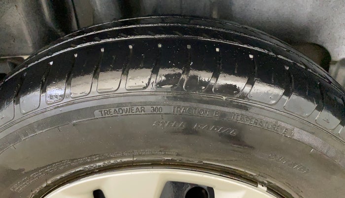2019 Maruti Swift VXI, Petrol, Manual, 27,718 km, Right Rear Tyre Tread