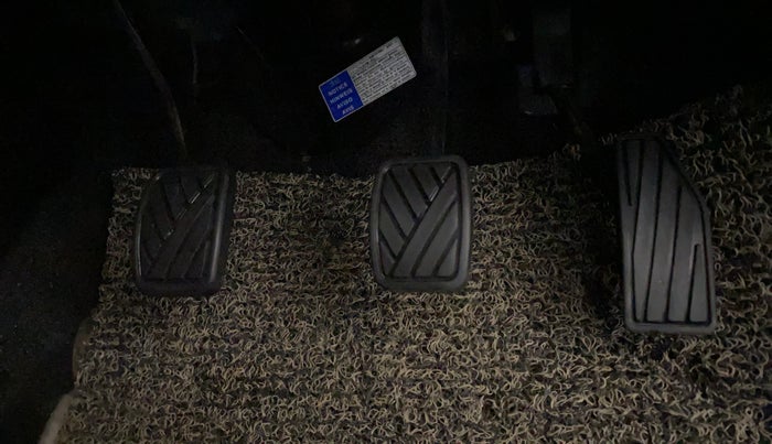 2019 Maruti Swift VXI, Petrol, Manual, 27,718 km, Pedals