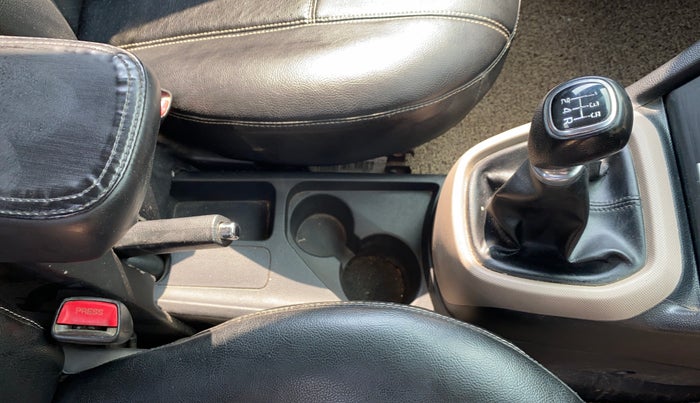 2016 Hyundai Xcent S 1.2, Petrol, Manual, 88,125 km, Gear Lever