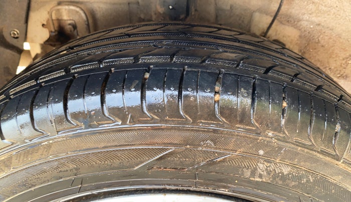 2016 Hyundai Xcent S 1.2, Petrol, Manual, 88,125 km, Right Rear Tyre Tread