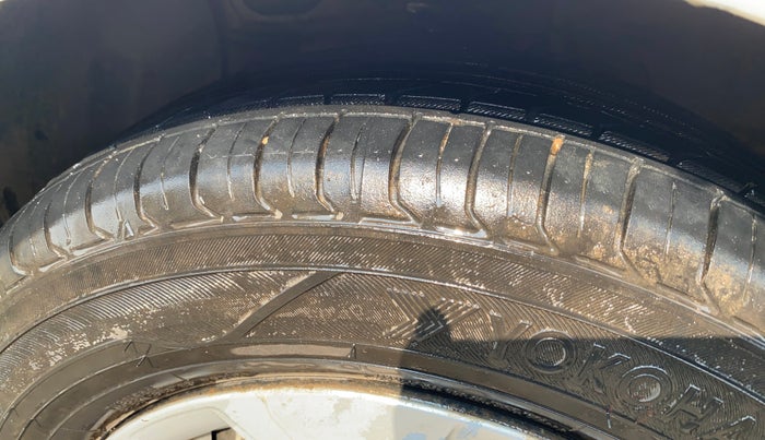 2016 Hyundai Xcent S 1.2, Petrol, Manual, 88,125 km, Left Front Tyre Tread