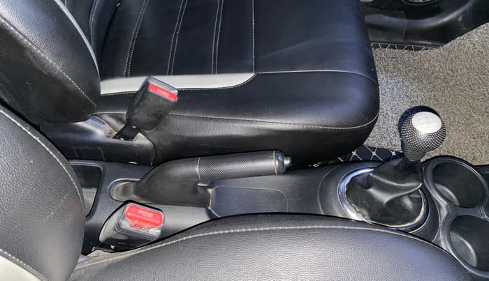 2017 Honda BR-V 1.5L I- DTEC S, Diesel, Manual, 1,55,918 km, Gear Lever