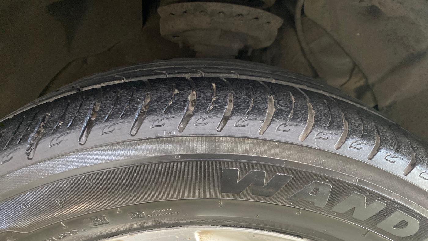 2019 Mahindra XUV300 W8 1.5 DIESEL AMT, Diesel, Automatic, 51,412 km, Right Front Tyre Tread