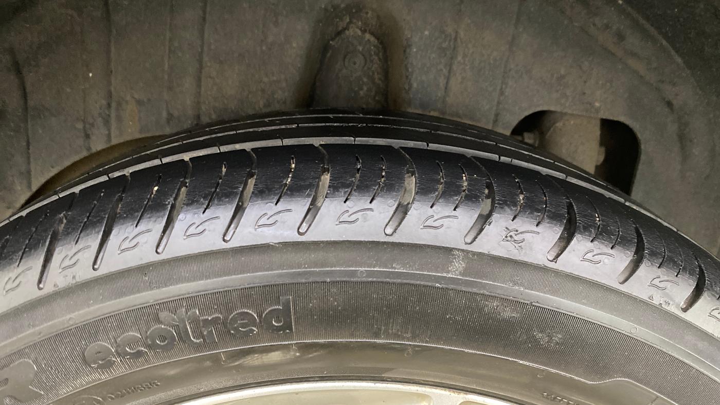 2019 Mahindra XUV300 W8 1.5 DIESEL AMT, Diesel, Automatic, 51,412 km, Right Rear Tyre Tread