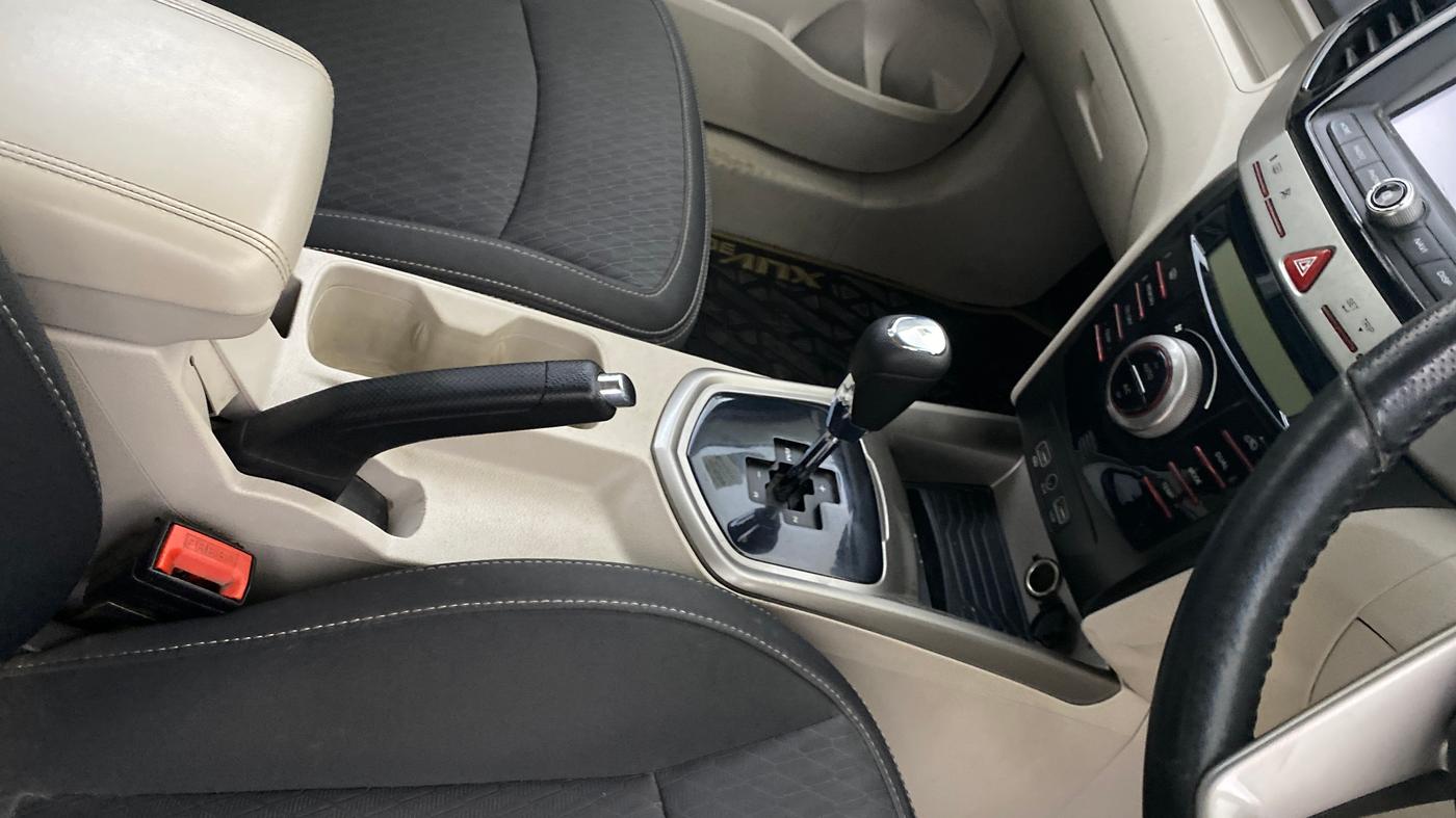 2019 Mahindra XUV300 W8 1.5 DIESEL AMT, Diesel, Automatic, 51,412 km, Gear Lever