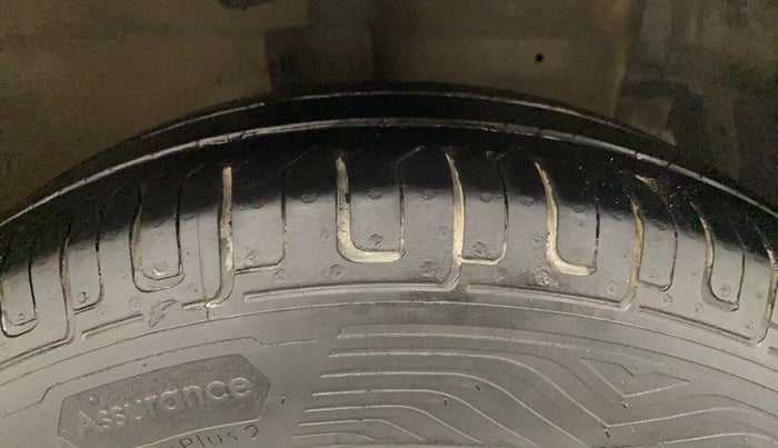 2016 Maruti Swift Dzire VXI, Petrol, Manual, 76,228 km, Right Front Tyre Tread