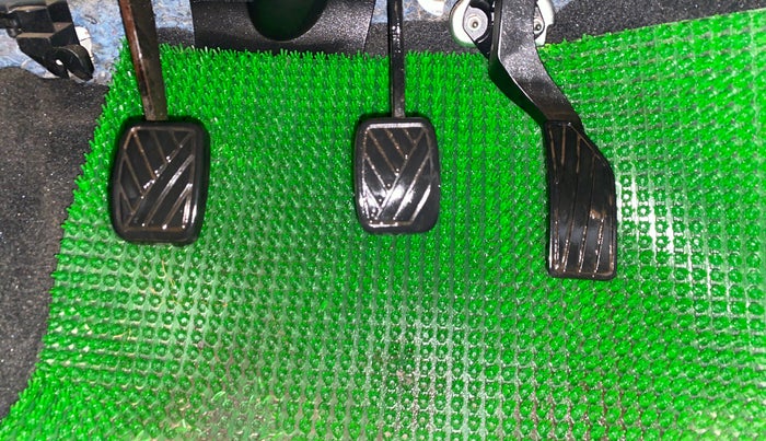 2016 Maruti Swift Dzire VXI, Petrol, Manual, 76,228 km, Pedals