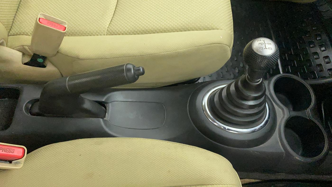 2013 Honda Brio S MT, Petrol, Manual, 40,342 km, Gear Lever
