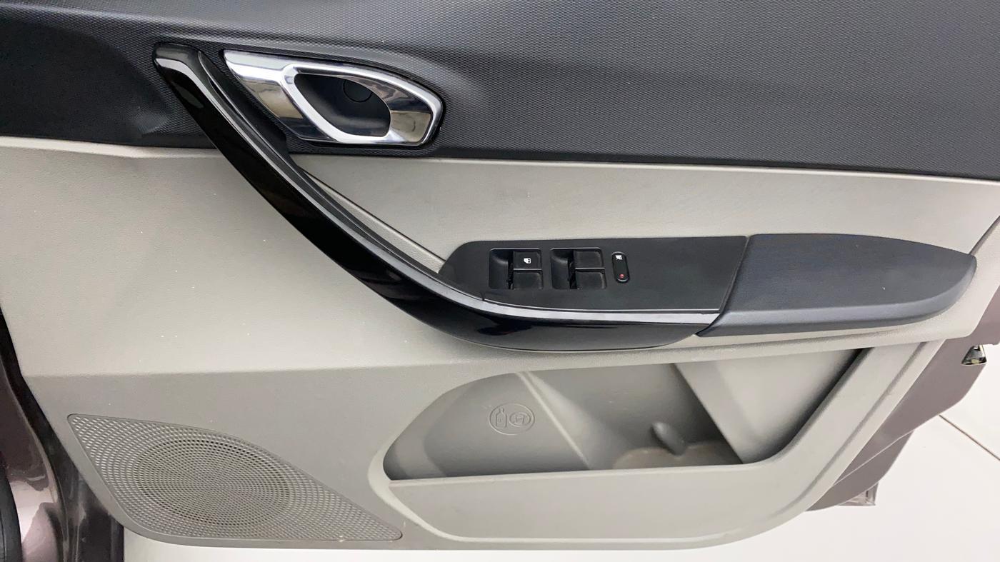 2018 Tata Tiago XZA PETROL, Petrol, Automatic, 47,153 km, Driver Side Door Panels Control