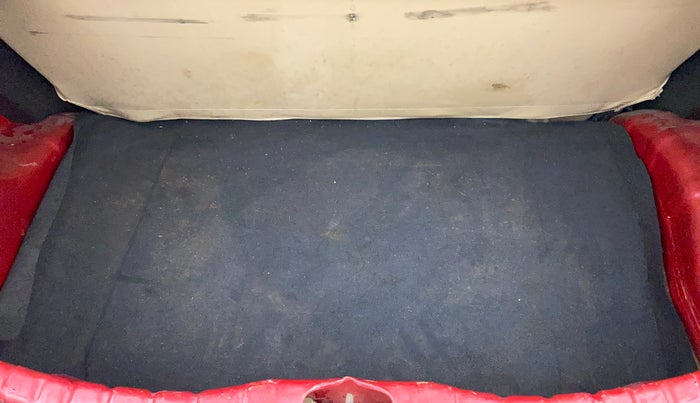 2015 Hyundai Eon MAGNA +, Petrol, Manual, 79,899 km, Boot Inside