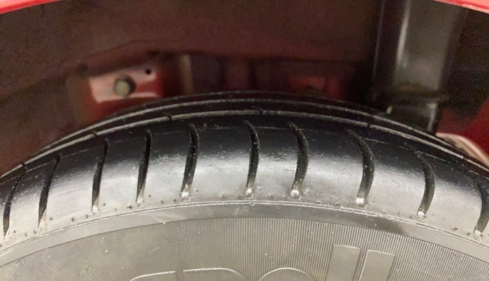 2015 Hyundai Eon MAGNA +, Petrol, Manual, 79,899 km, Left Rear Tyre Tread