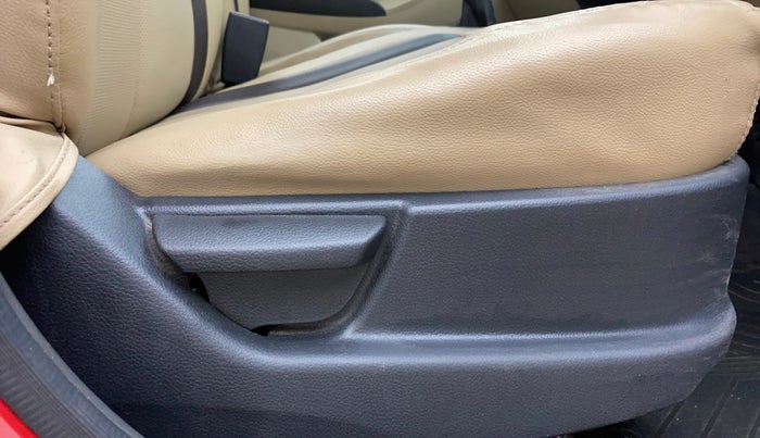 2015 Hyundai Eon MAGNA +, Petrol, Manual, 79,899 km, Driver Side Adjustment Panel