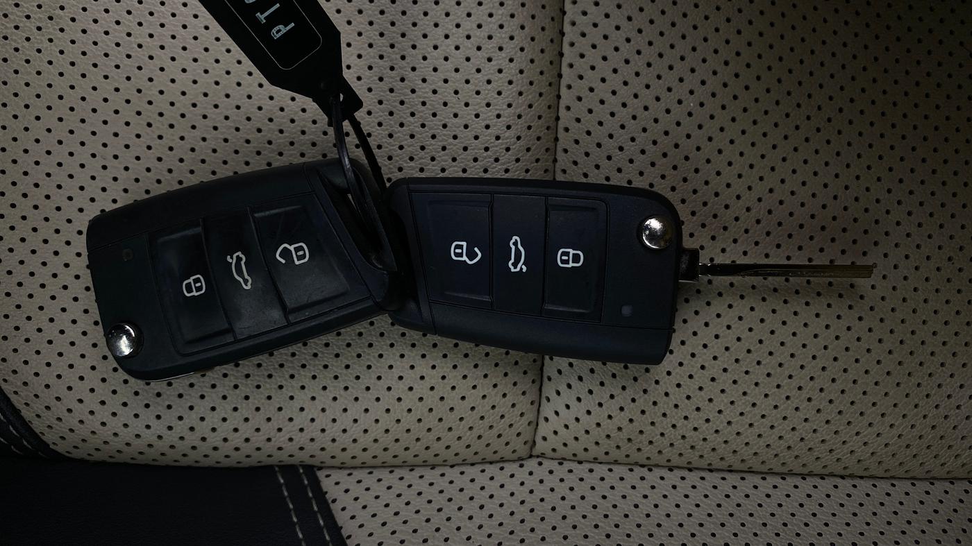 2023 Volkswagen VIRTUS TOPLINE TSI 1.0 AT, Petrol, Automatic, 37,237 km, Key Close Up