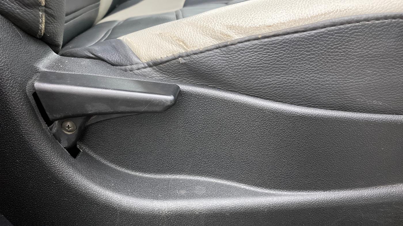 2018 Tata Tiago XT DIESEL, Diesel, Manual, 97,015 km, Driver Side Adjustment Panel