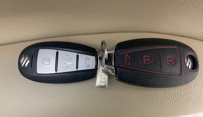 2019 Maruti Ciaz ALPHA 1.5 SHVS PETROL, Petrol, Manual, 42,646 km, Key Close Up