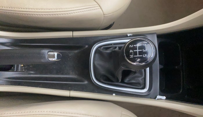 2019 Maruti Ciaz ALPHA 1.5 SHVS PETROL, Petrol, Manual, 42,646 km, Gear Lever