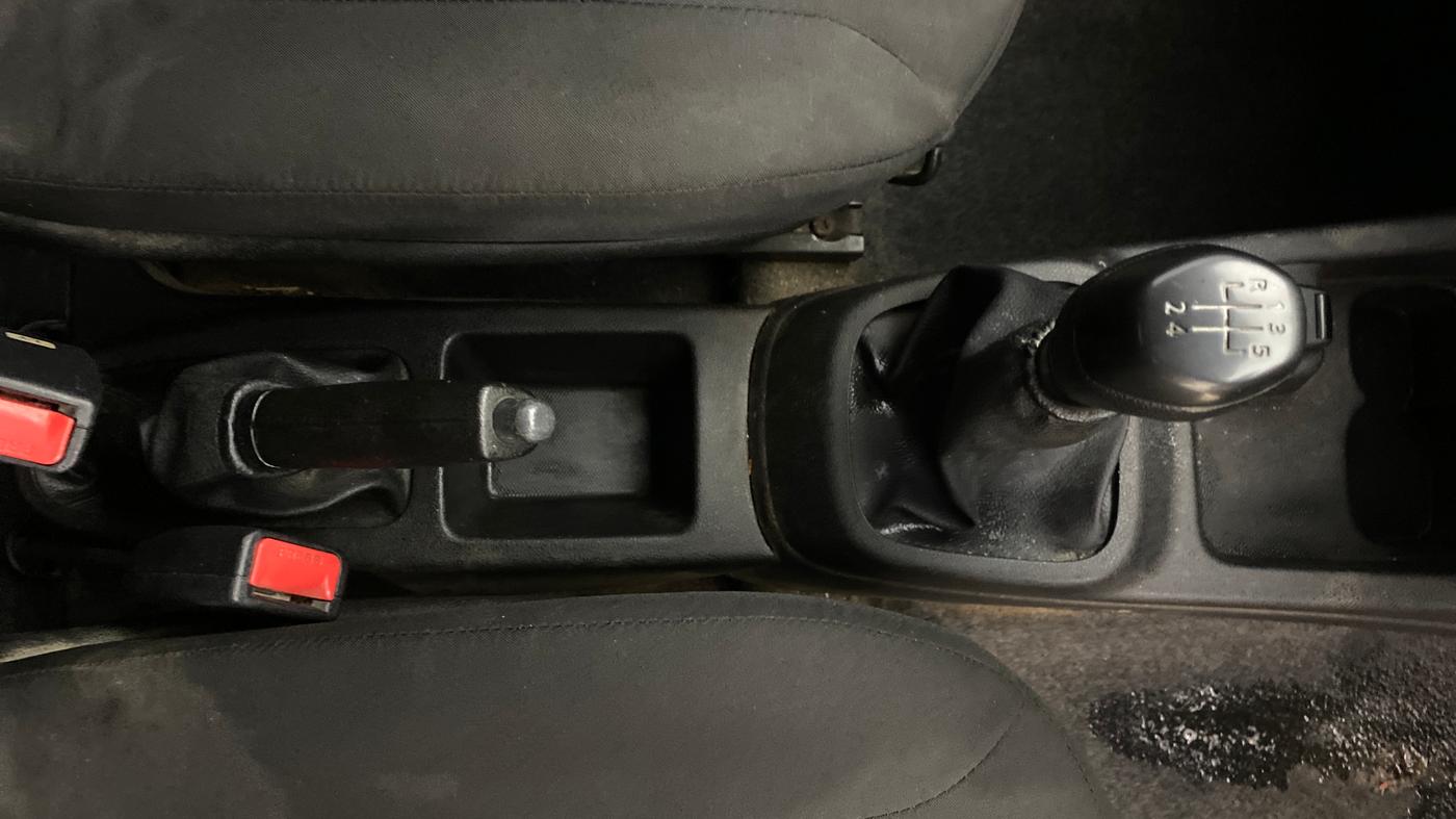 2018 Renault Kwid RXT 0.8, CNG, Manual, 1,24,087 km, Gear Lever