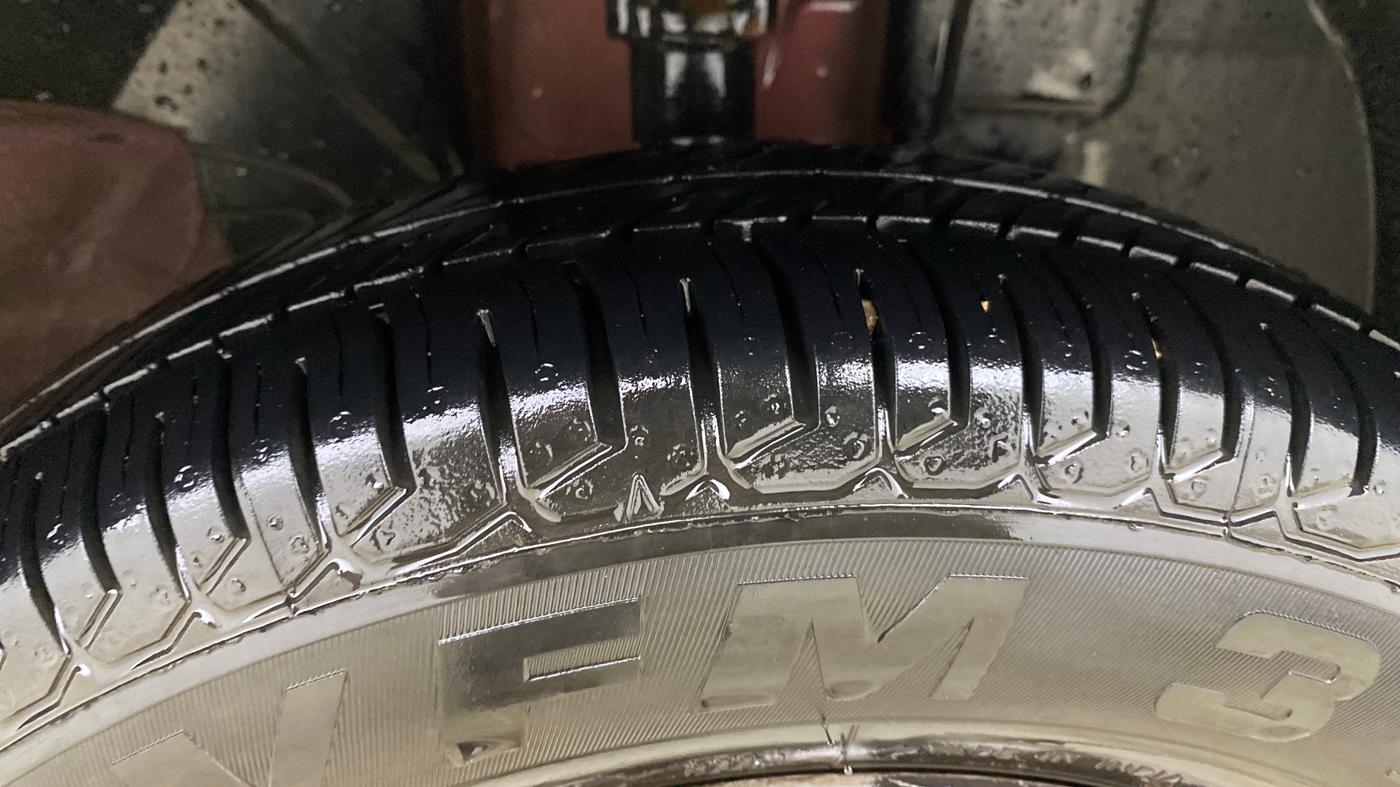 2018 Renault Kwid RXT 0.8, CNG, Manual, 1,24,087 km, Right Front Tyre Tread
