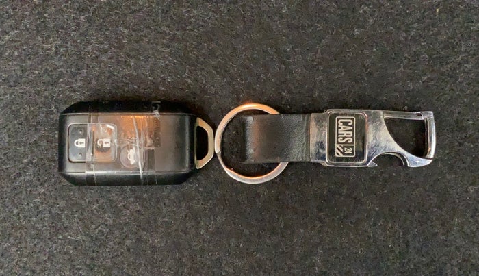 2017 Maruti Dzire ZXI PLUS, Petrol, Manual, 1,39,782 km, Key Close Up