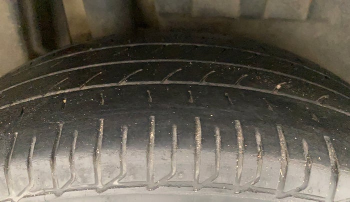 2017 Maruti Dzire ZXI PLUS, Petrol, Manual, 1,39,782 km, Right Rear Tyre Tread