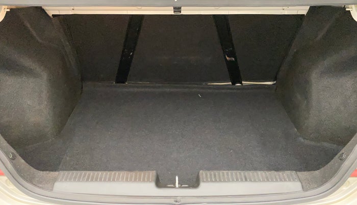 2017 Maruti Dzire ZXI PLUS, Petrol, Manual, 1,39,782 km, Boot Inside