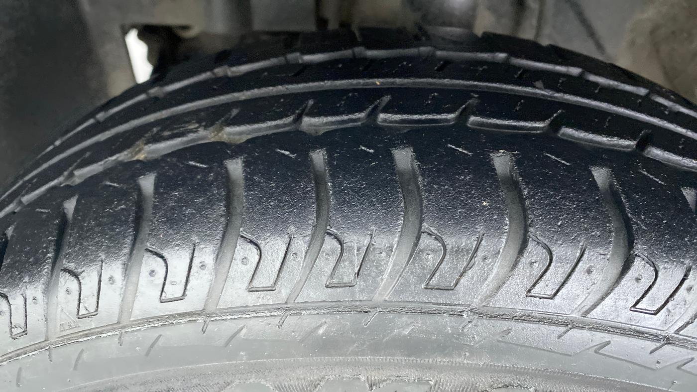 2016 Datsun Go T, Petrol, Manual, 44,092 km, Left Front Tyre Tread