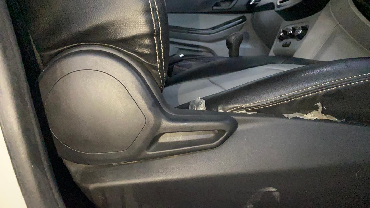 2022 Tata Tiago XT CNG, CNG, Manual, 14,186 km, Driver Side Adjustment Panel