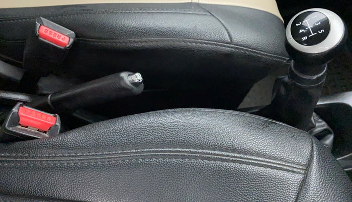 2018 Maruti Wagon R 1.0 VXI, Petrol, Manual, 64,336 km, Gear Lever