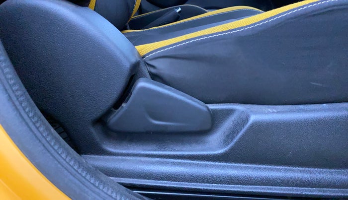 2023 Renault Kwid CLIMBER AMT 1.0, Petrol, Automatic, 19,783 km, Driver Side Adjustment Panel