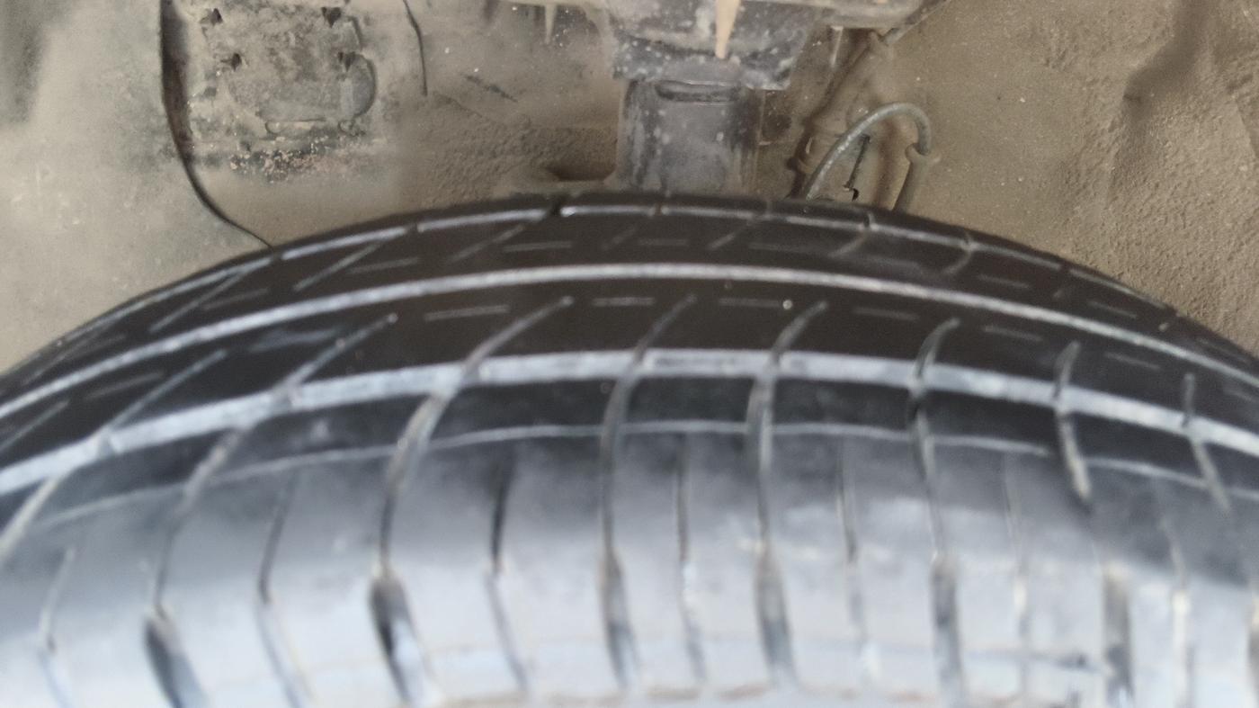 2019 Hyundai Elite i20 MAGNA PLUS 1.2, Petrol, Manual, 1,49,311 km, Left Front Tyre Tread