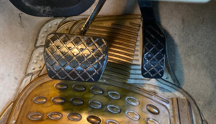 2014 Volkswagen Vento HIGHLINE PETROL AT, Petrol, Automatic, 42,796 km, Pedals