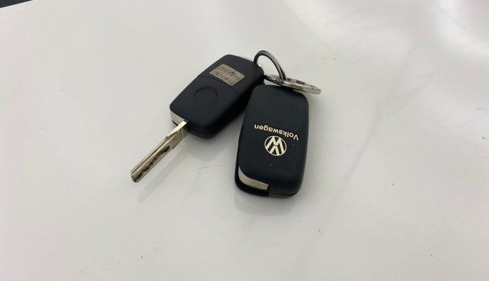 2014 Volkswagen Vento HIGHLINE PETROL AT, Petrol, Automatic, 42,796 km, Key Close Up