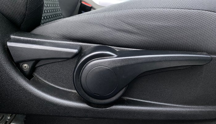 2017 Tata NEXON XZ+ 1.2, Petrol, Manual, 44,993 km, Driver Side Adjustment Panel