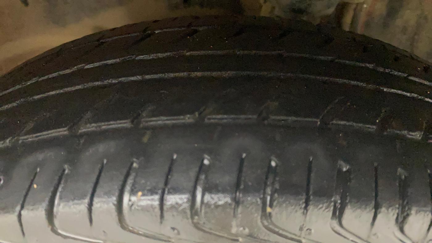 2015 Maruti Alto 800 VXI, Petrol, Manual, 73,170 km, Left Front Tyre Tread