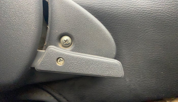 2015 Maruti Alto 800 VXI, Petrol, Manual, 73,170 km, Driver Side Adjustment Panel