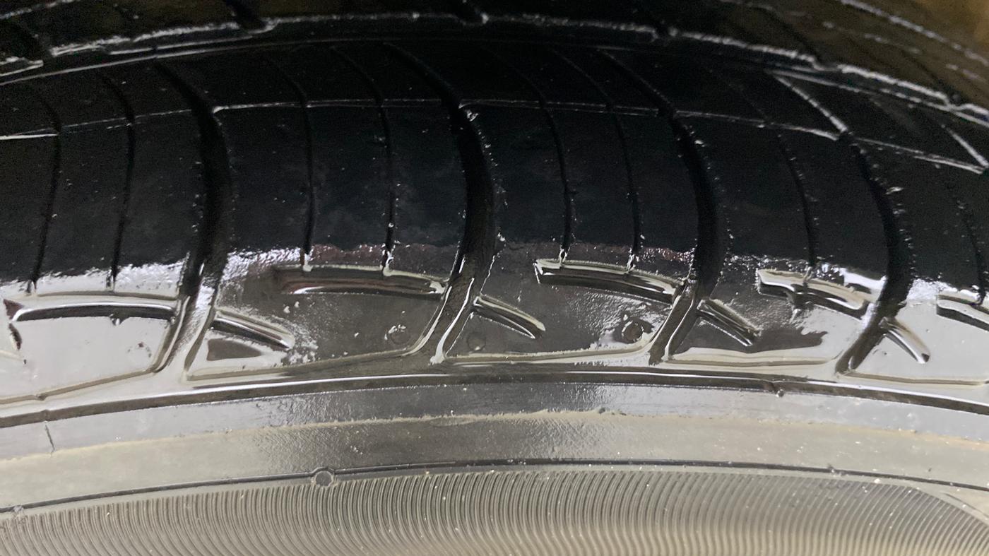 2018 Maruti Ciaz DELTA 1.5 SHVS MT PETROL, Petrol, Manual, 39,680 km, Left Front Tyre Tread
