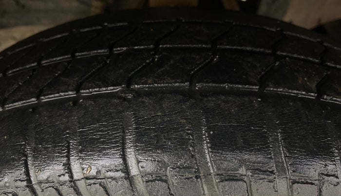 2015 Tata Nano TWIST XT, Petrol, Manual, 47,618 km, Right Front Tyre Tread