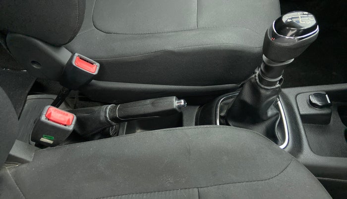 2019 Renault Kwid 1.0 RXT Opt, CNG, Manual, 2,638 km, Gear Lever