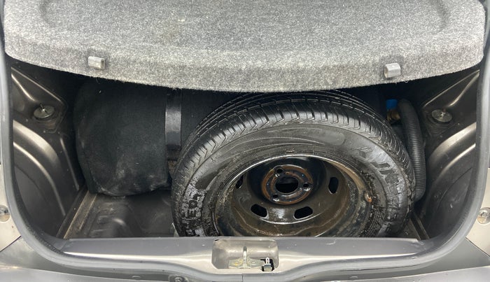 2019 Renault Kwid 1.0 RXT Opt, CNG, Manual, 2,638 km, Boot Inside