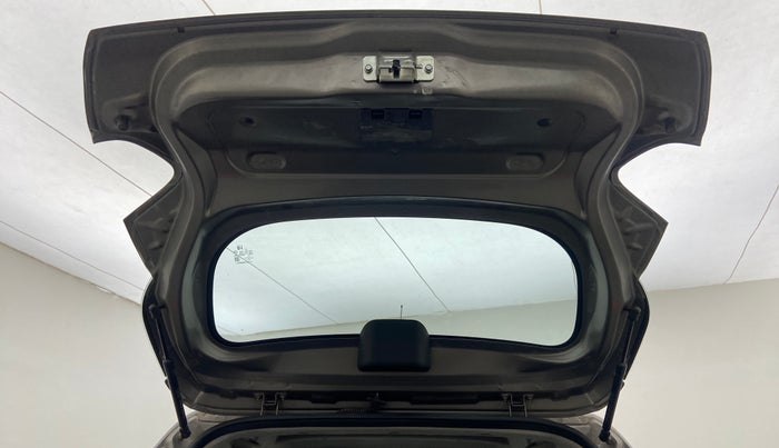 2019 Renault Kwid 1.0 RXT Opt, CNG, Manual, 2,638 km, Boot Door Open