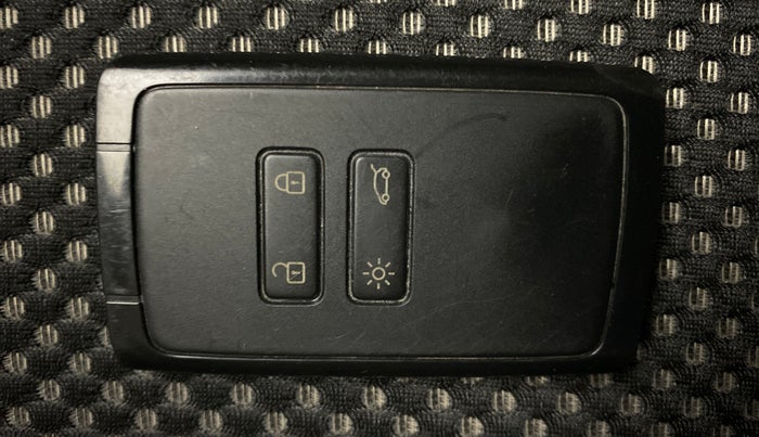 2019 Renault TRIBER RXZ, Petrol, Manual, 1,00,689 km, Key Close Up