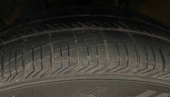 2019 Renault TRIBER RXZ, Petrol, Manual, 1,00,689 km, Left Front Tyre Tread