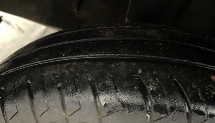 2019 Renault TRIBER RXZ, Petrol, Manual, 1,00,689 km, Right Rear Tyre Tread