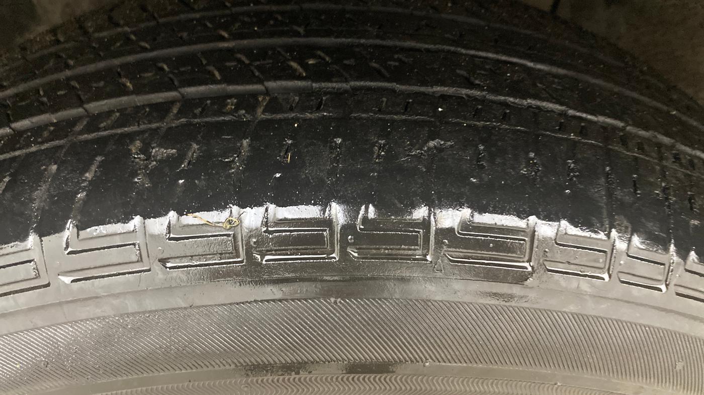 2023 Mahindra XUV700 AX 5 D AT 5 STR, Diesel, Automatic, 43,990 km, Left Front Tyre Tread