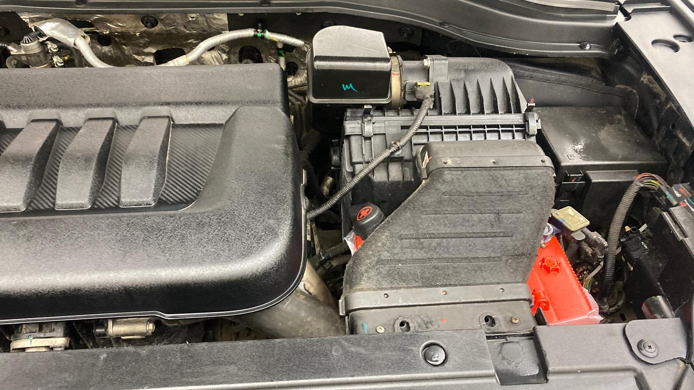 2023 Mahindra XUV700 AX 5 D AT 5 STR, Diesel, Automatic, 43,990 km, Engine View - Left