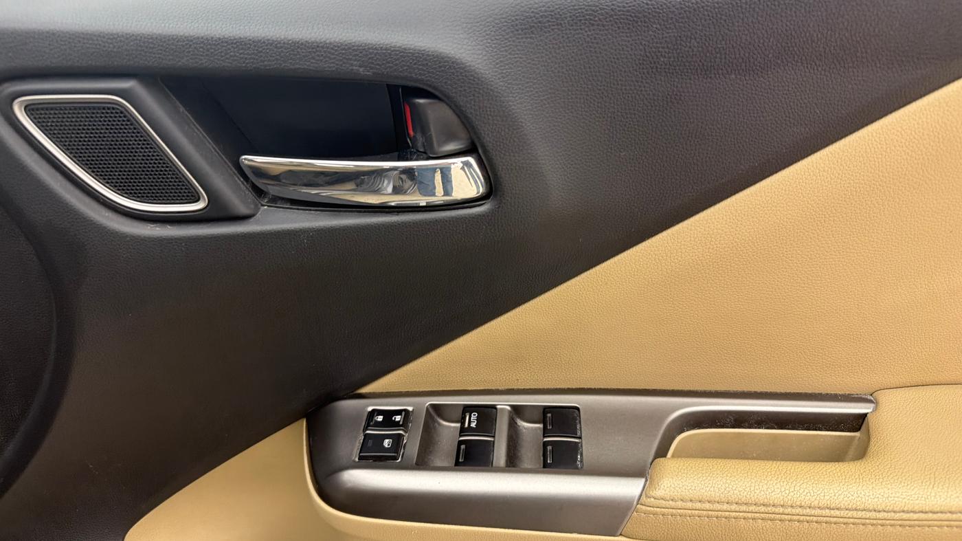 2017 Honda City 1.5L I-VTEC VX CVT, Petrol, Automatic, 62,248 km, Driver Side Door Panels Control