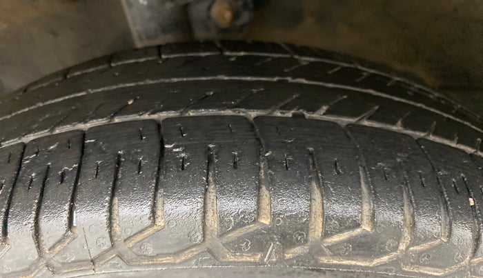 2010 Maruti A Star VXI, Petrol, Manual, 50,887 km, Left Front Tyre Tread