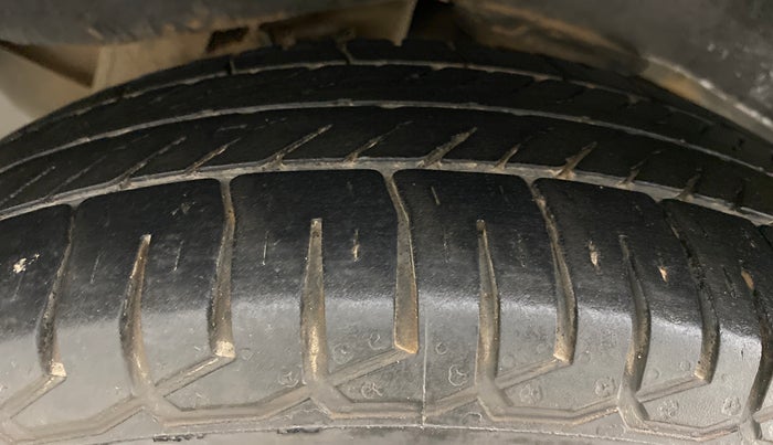 2010 Maruti A Star VXI, Petrol, Manual, 50,887 km, Left Rear Tyre Tread